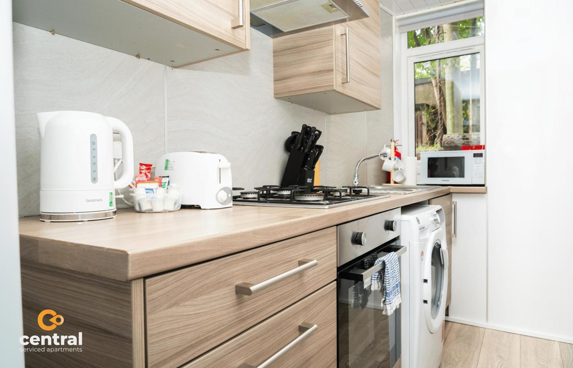 Central Serviced Apartments - 2 Bedroom - Ground Floor - Monthly & Weekly Bookings Welcome - Free Street Parking - 2 Double Beds - Wifi - Smart Tvs In Rooms - Fully Equipped - Heating 24-7 - Contractor & Short Stay Favourite Dundee Ngoại thất bức ảnh