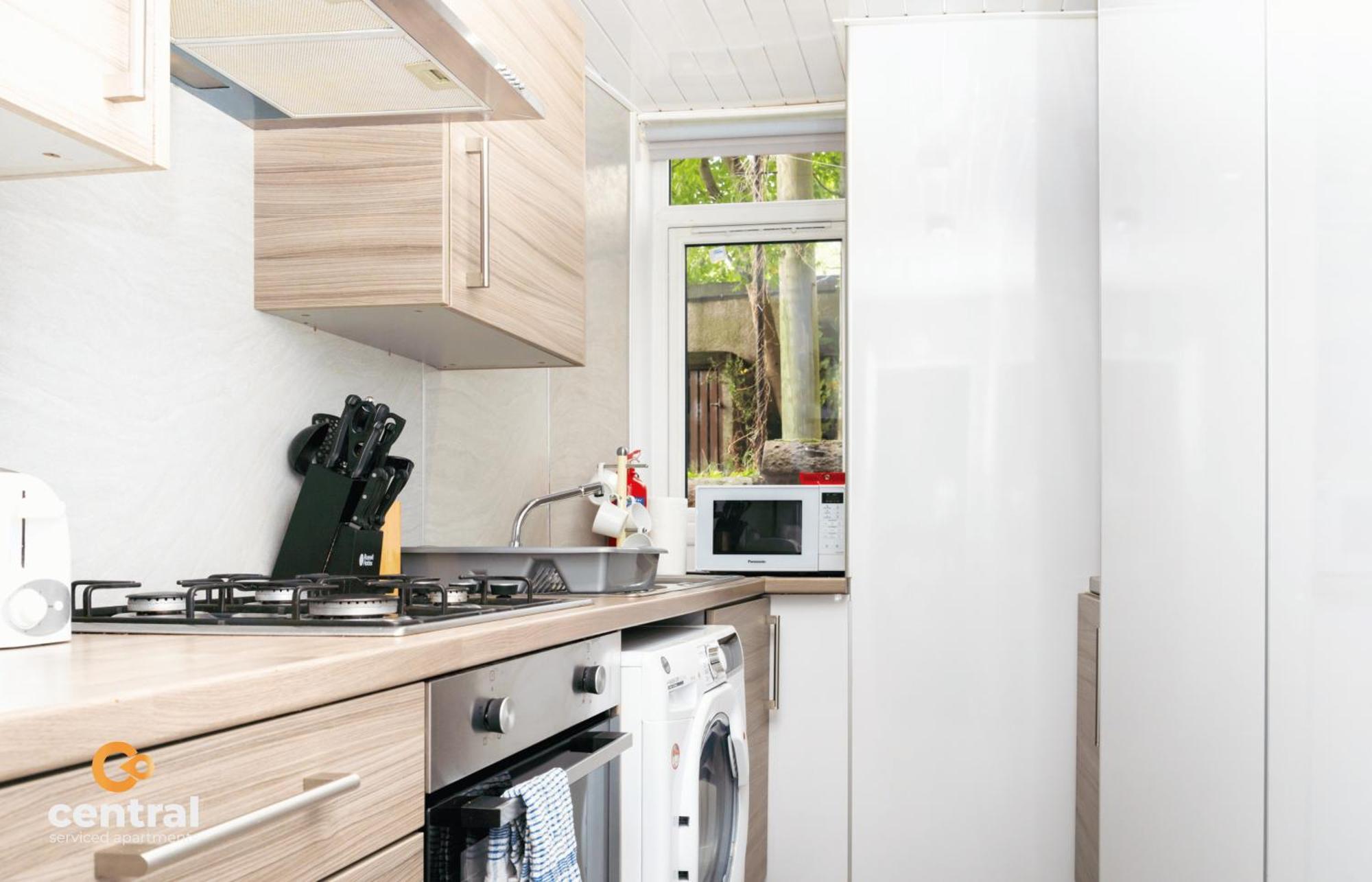 Central Serviced Apartments - 2 Bedroom - Ground Floor - Monthly & Weekly Bookings Welcome - Free Street Parking - 2 Double Beds - Wifi - Smart Tvs In Rooms - Fully Equipped - Heating 24-7 - Contractor & Short Stay Favourite Dundee Ngoại thất bức ảnh