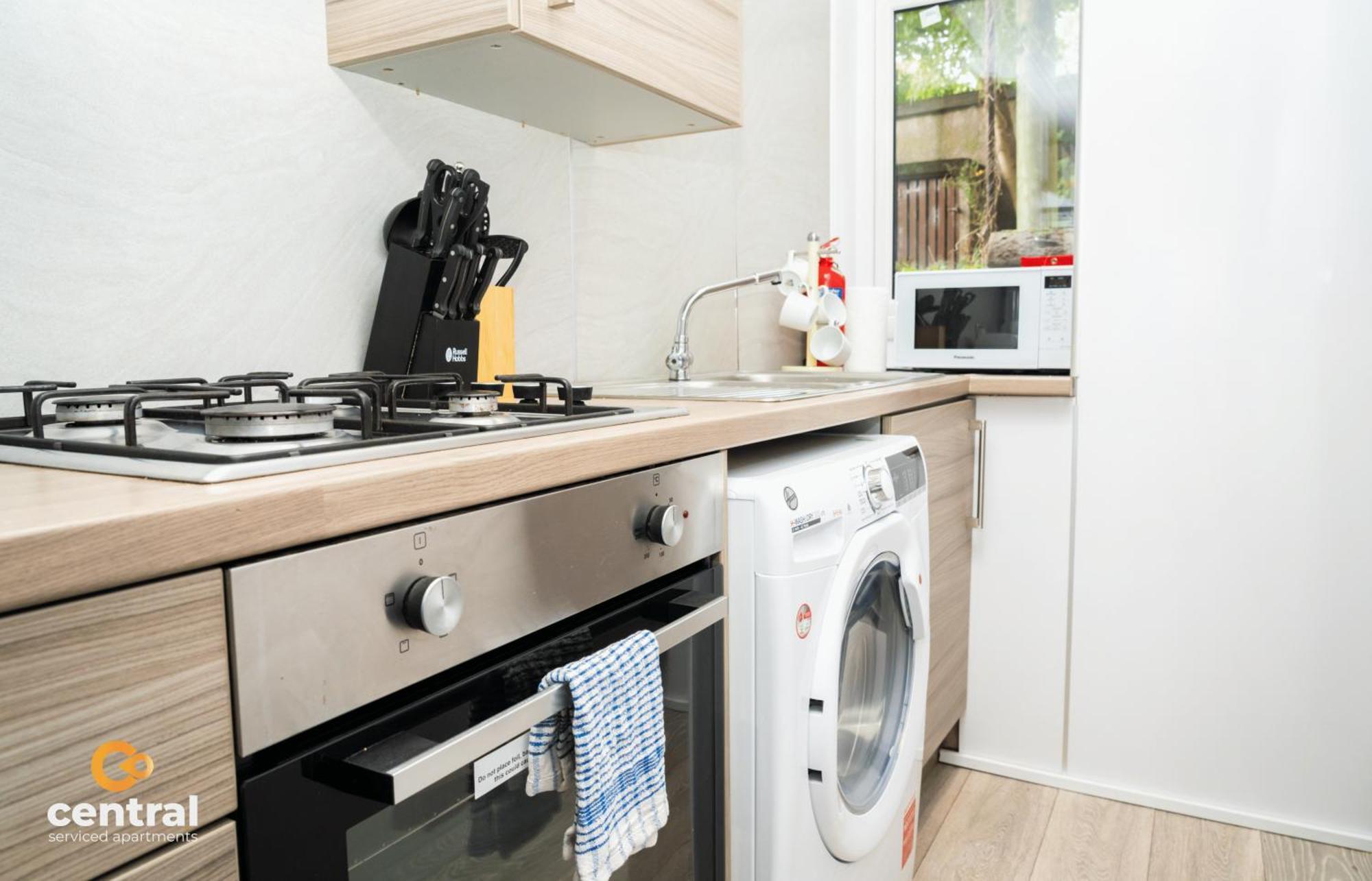 Central Serviced Apartments - 2 Bedroom - Ground Floor - Monthly & Weekly Bookings Welcome - Free Street Parking - 2 Double Beds - Wifi - Smart Tvs In Rooms - Fully Equipped - Heating 24-7 - Contractor & Short Stay Favourite Dundee Ngoại thất bức ảnh