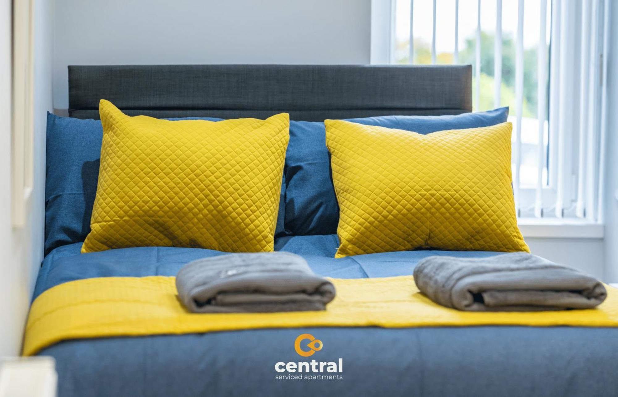 Central Serviced Apartments - 2 Bedroom - Ground Floor - Monthly & Weekly Bookings Welcome - Free Street Parking - 2 Double Beds - Wifi - Smart Tvs In Rooms - Fully Equipped - Heating 24-7 - Contractor & Short Stay Favourite Dundee Ngoại thất bức ảnh