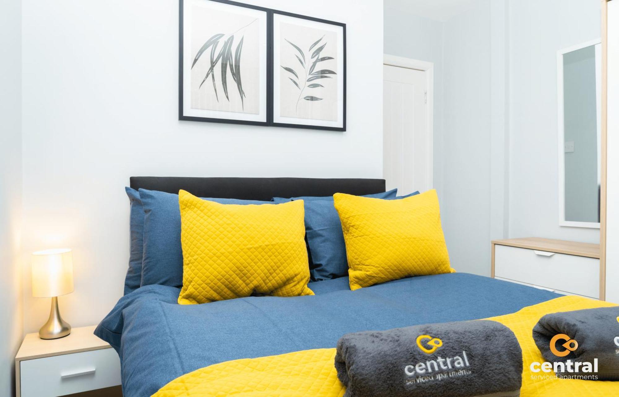 Central Serviced Apartments - 2 Bedroom - Ground Floor - Monthly & Weekly Bookings Welcome - Free Street Parking - 2 Double Beds - Wifi - Smart Tvs In Rooms - Fully Equipped - Heating 24-7 - Contractor & Short Stay Favourite Dundee Ngoại thất bức ảnh